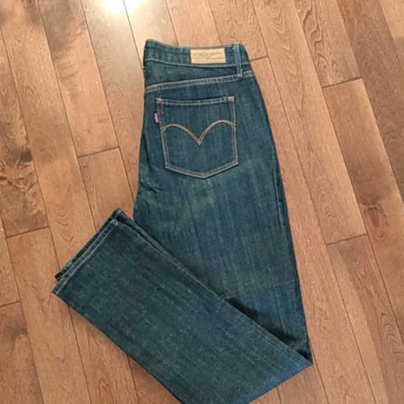 Levi's Slight Curve Classic Slim Leg Size 6 28 - Picture 4 of 5